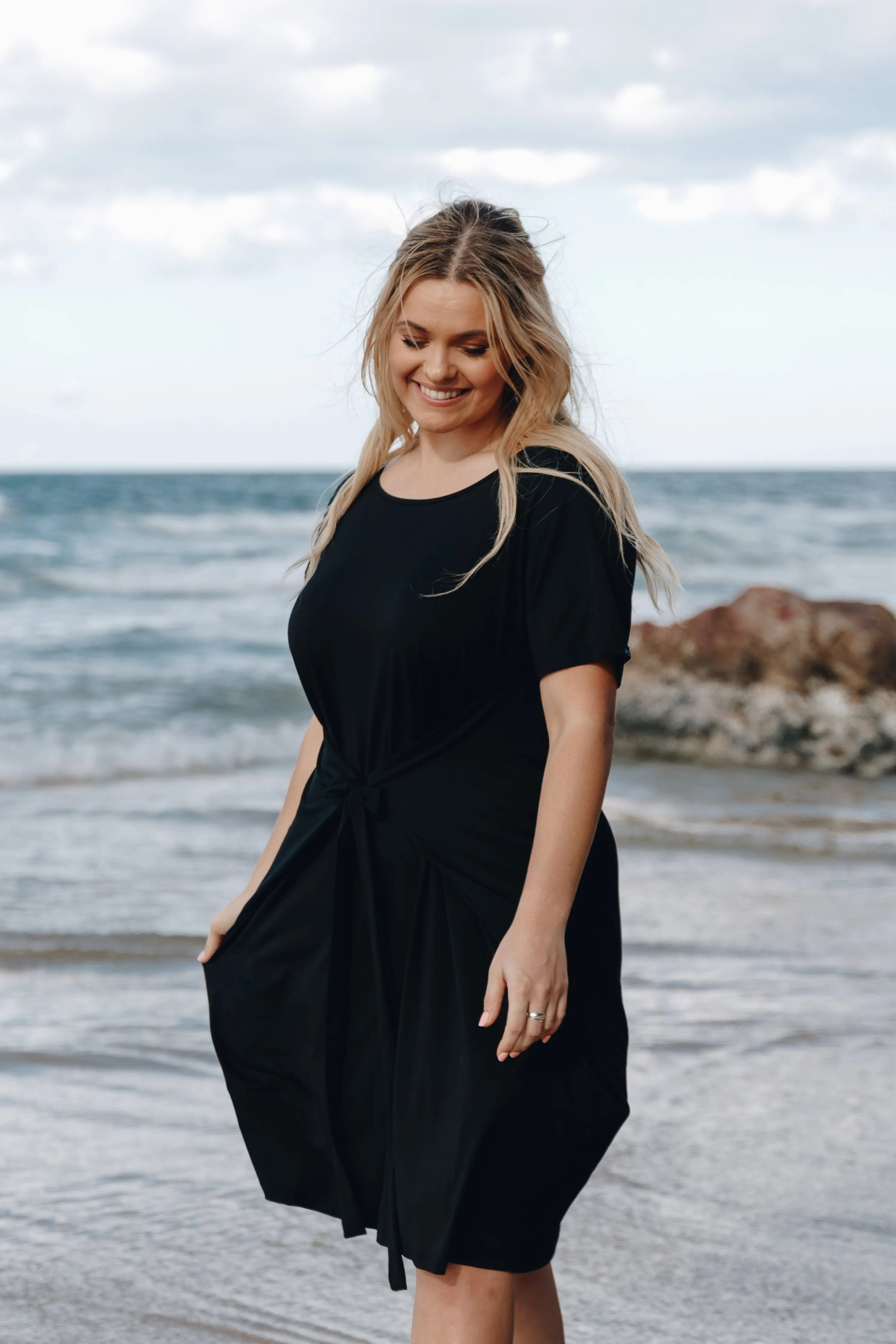 FINAL SALE Short Sleeve Tidal Midi Dress in Black