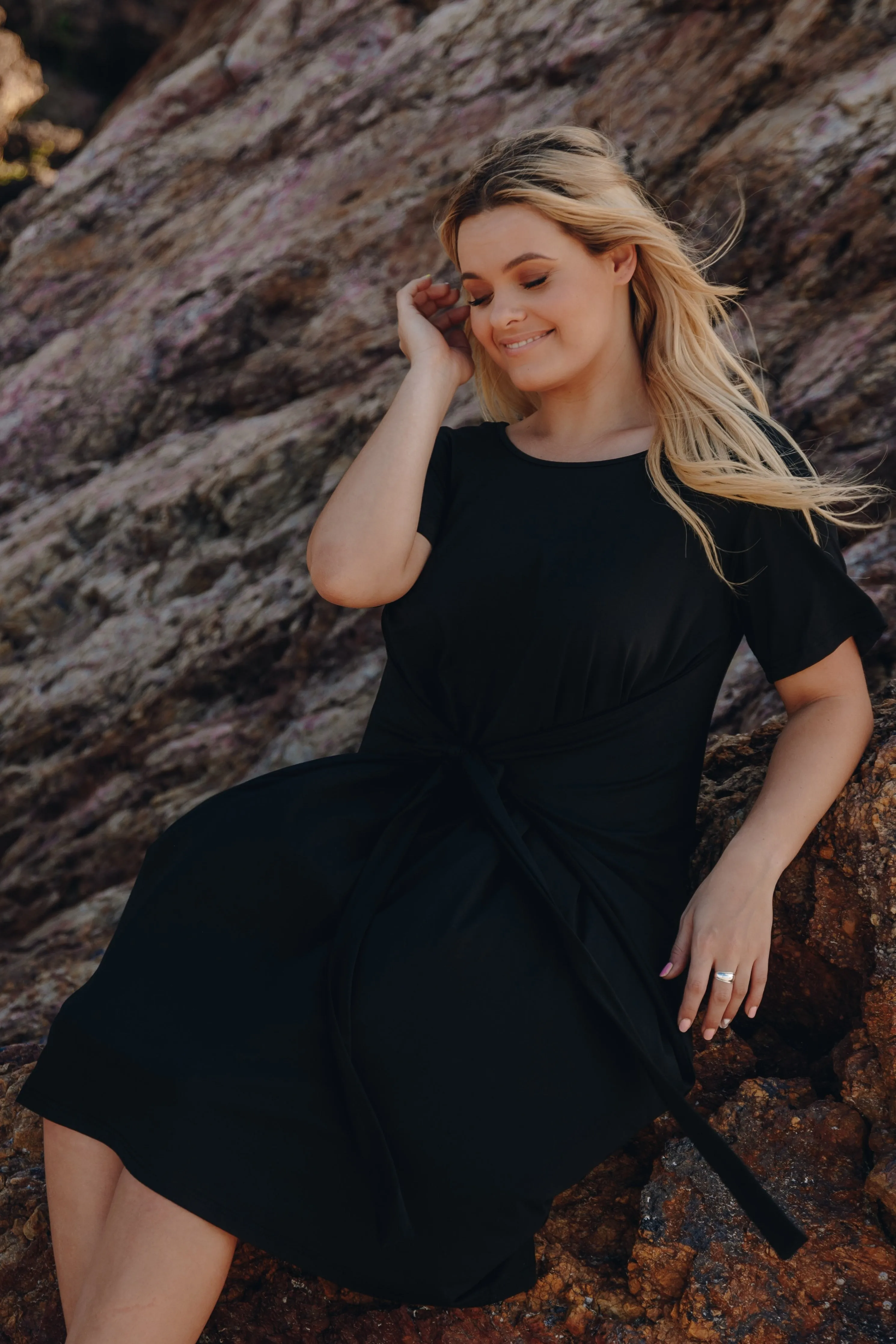 FINAL SALE Short Sleeve Tidal Midi Dress in Black